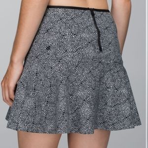 Lululemon Get It On athletic tennis skirt Plush Petal Black Ghost / Black